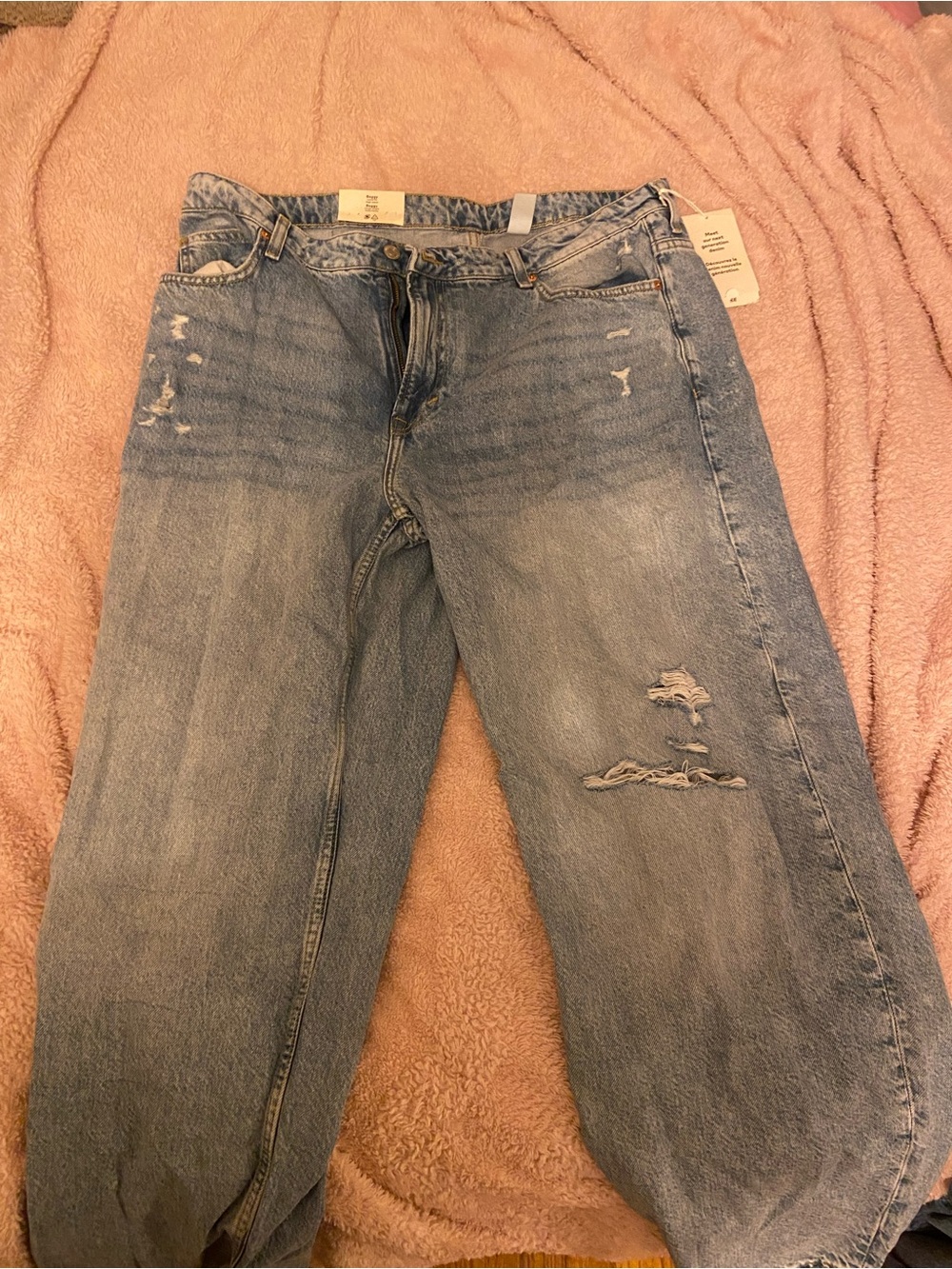 Women’s Light Blue Distressed Jeans